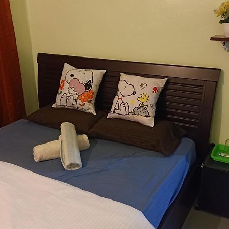 Snoopy Homestay Two Bedroom Бату-Пахат Екстер'єр фото