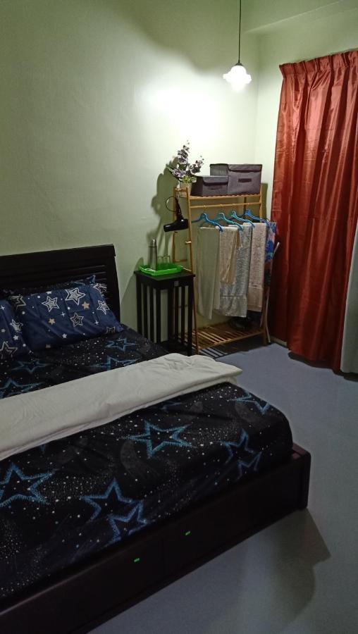 Snoopy Homestay Two Bedroom Бату-Пахат Екстер'єр фото